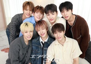 【フォト】インタビューに臨むNEXZ、さわやか＆ユニークな魅力