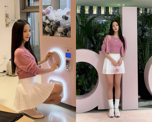 BLACKPINKジス、クロップドトップス&ミニスカートがラブリーなスポーティルック