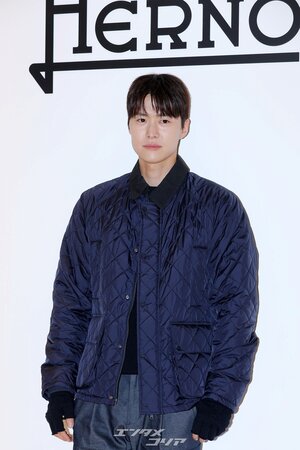 【フォト】コンミョン　高身長なのにキュートなイメージ…あったかカジュアル・ルック