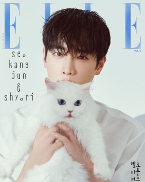 【フォト】TWICEジョンヨン＆ツウィ、SEVENTEENスングァンら12組が「ELLE」表紙でペットと共感