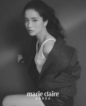 【フォト】キム・テリ、スレンダーだけどくっきり割れた腹筋…格の違うオーラ