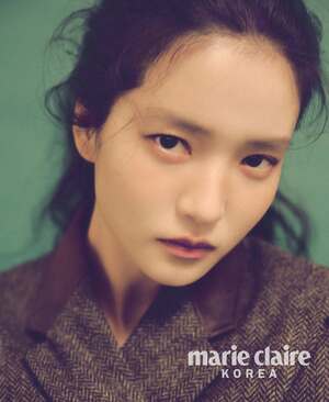 【フォト】キム・テリ、スレンダーだけどくっきり割れた腹筋…格の違うオーラ