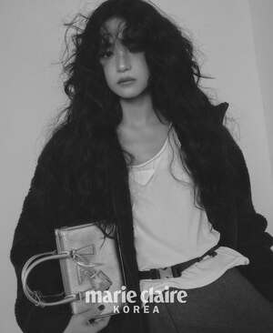 【フォト】キム・テリ、スレンダーだけどくっきり割れた腹筋…格の違うオーラ