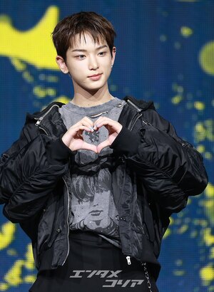 【フォト】&TEAMハルア　胸きゅんポーズ