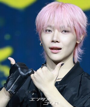 【フォト】&TEAMニコラス　魅惑のピンクヘア