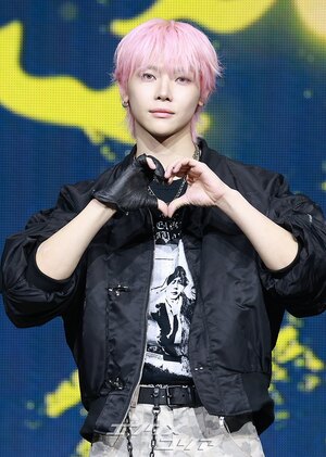 【フォト】&TEAMニコラス　魅惑のピンクヘア