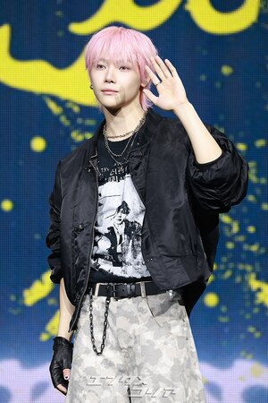 【フォト】&TEAMニコラス　魅惑のピンクヘア