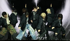 【フォト】「多国籍ボーイズグループ」&TEAM『Back to Life』鮮烈ステージ