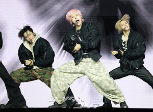 【フォト】「多国籍ボーイズグループ」&TEAM『Back to Life』鮮烈ステージ