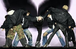 【フォト】「多国籍ボーイズグループ」&TEAM『Back to Life』鮮烈ステージ