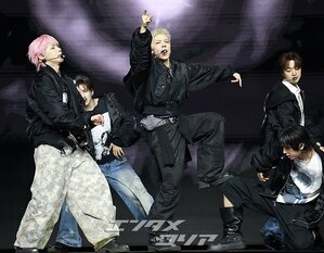 【フォト】「多国籍ボーイズグループ」&TEAM『Back to Life』鮮烈ステージ