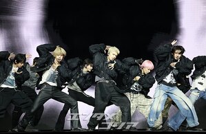 【フォト】「多国籍ボーイズグループ」&TEAM『Back to Life』鮮烈ステージ