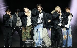 【フォト】「多国籍ボーイズグループ」&TEAM『Back to Life』鮮烈ステージ