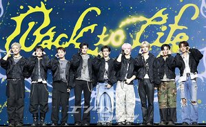 【フォト】&TEAM　HYBEのグローバル・ボーイズグループが韓国正式デビュー