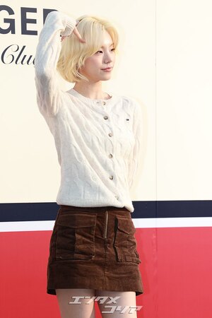 【フォト】ITZYイェジ、金髪に変身…魅力的なほほ笑み