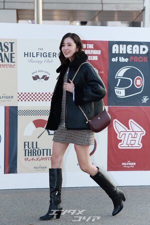 【フォト】結婚後さらに美しくなったアイリーン、チェック柄ワンピが上品