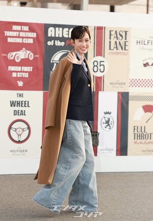 【フォト】元AKB48の前田敦子、上品なほほ笑み