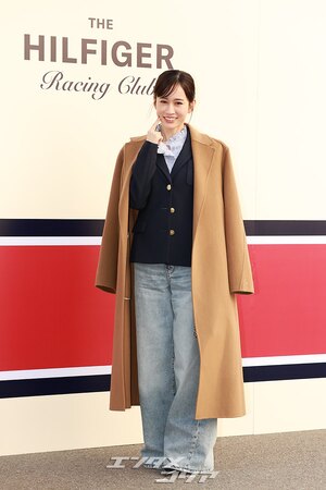 【フォト】元AKB48の前田敦子、上品なほほ笑み