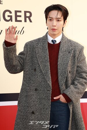 【フォト】CNBLUEジョン・ヨンファ、ロングコートがおしゃれ