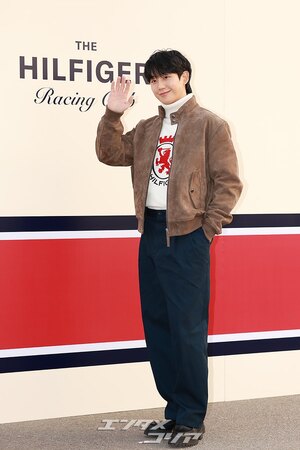 【フォト】秋らしいムード漂うチョン・へイン、笑顔がステキ