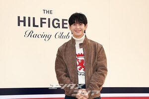 【フォト】秋らしいムード漂うチョン・へイン、笑顔がステキ