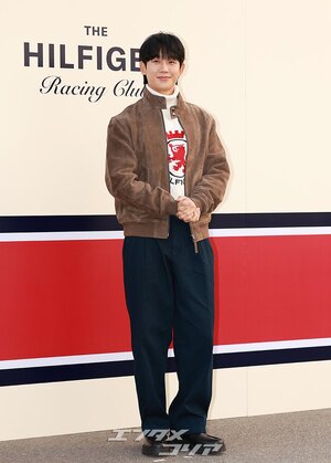 【フォト】秋らしいムード漂うチョン・へイン、笑顔がステキ