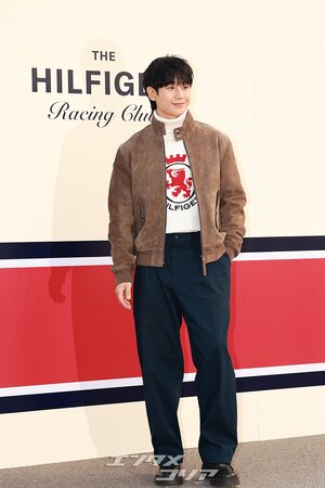 【フォト】秋らしいムード漂うチョン・へイン、笑顔がステキ