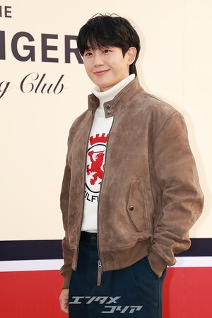 【フォト】秋らしいムード漂うチョン・へイン、笑顔がステキ