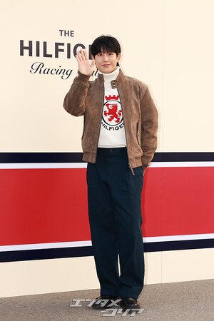 【フォト】秋らしいムード漂うチョン・へイン、笑顔がステキ