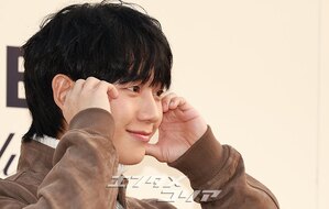 【フォト】秋らしいムード漂うチョン・へイン、笑顔がステキ