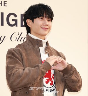 【フォト】秋らしいムード漂うチョン・へイン、笑顔がステキ