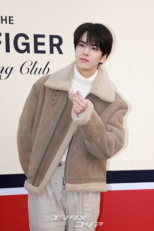 【フォト】THE BOYZヨンフン、少女漫画の主人公のよう