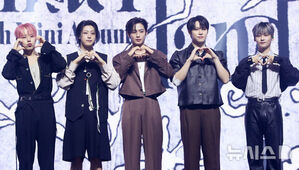 【フォト】デビュー5周年、温かい歌のプレゼントを持って戻ってきたWEi