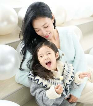 【フォト】シン・ヒョンジュン、幸せあふれるほのぼの家族写真