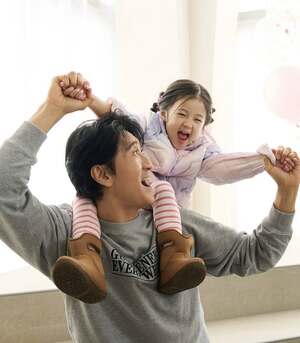 【フォト】シン・ヒョンジュン、幸せあふれるほのぼの家族写真