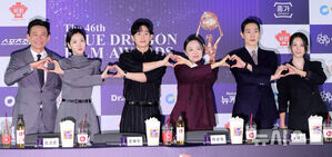 【フォト】ファン・ジョンミン＆キム・ゴウン＆チョン・ヘインら、青龍映画賞手形イベントに出席したスターたち