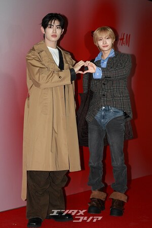 【フォト】KickFlipミンジェ＆ドンファ　秋コーデ「聖水洞に来ました！」