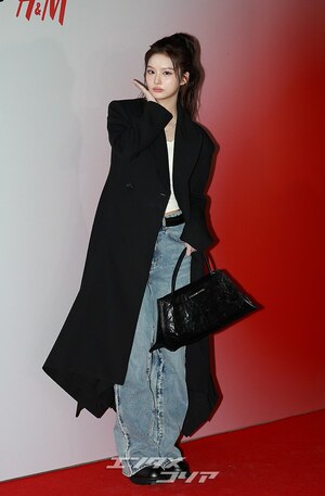 【フォト】NMIXXソリュン　さわやか＋シックな完璧ビジュアル