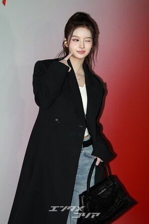 【フォト】NMIXXソリュン　さわやか＋シックな完璧ビジュアル