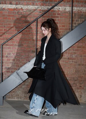 【フォト】NMIXXソリュン　さわやか＋シックな完璧ビジュアル