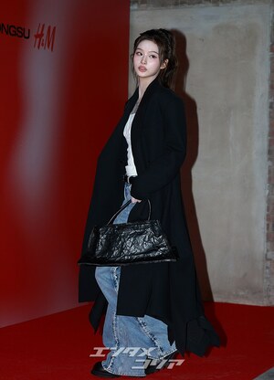 【フォト】NMIXXソリュン　さわやか＋シックな完璧ビジュアル