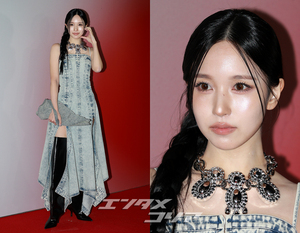 【フォト】TWICEミナ　デニムドレスで「ビンテージ・シック」に