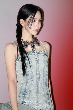 【フォト】TWICEミナ　デニムドレスで「ビンテージ・シック」に