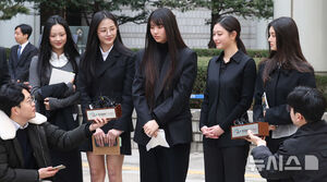 NewJeans敗訴、裁判所が「ADORとの専属契約は有効」と判断