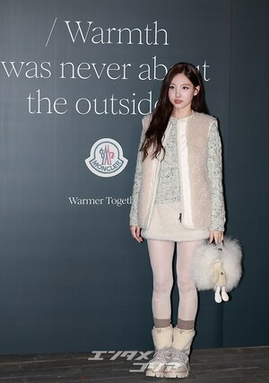 【フォト】TWICEナヨン、もこもこシアリング・コーデがキュート