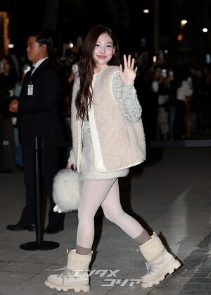 【フォト】TWICEナヨン、もこもこシアリング・コーデがキュート