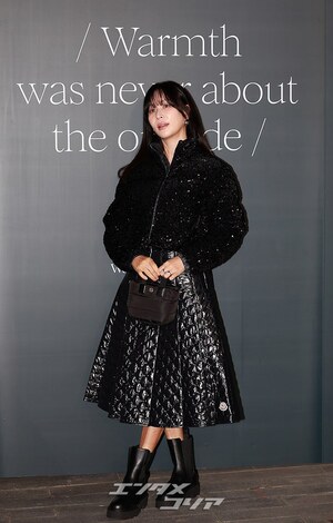 【フォト】コ・ソヨン、相変わらずまばゆい美しさ