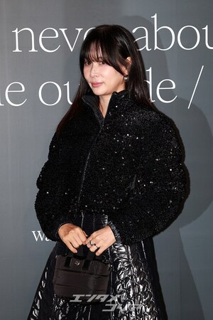 【フォト】コ・ソヨン、相変わらずまばゆい美しさ