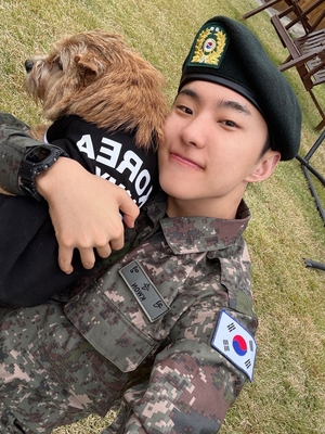 SEVENTEENホシ「無事に訓練を終えました」 兵役中に近況報告