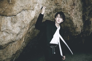 【フォト】Stray Kids、自然の中で「現代版仙人」に変身…神秘的な雰囲気UP